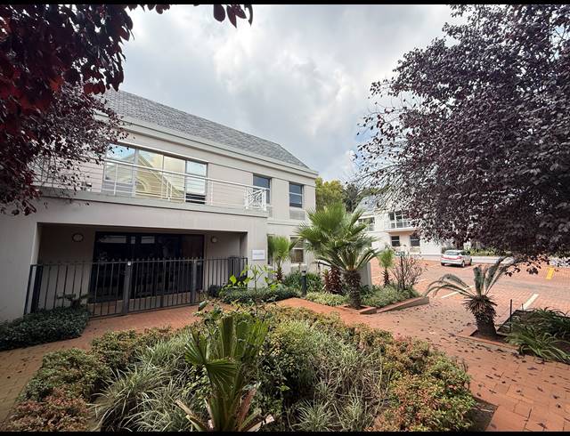 4,714M² OFFICE FOR SALE IN HOUGHTON ESTATE